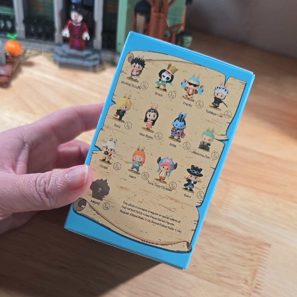 The Monsters x One Piece Figure - Picture 2 of 4